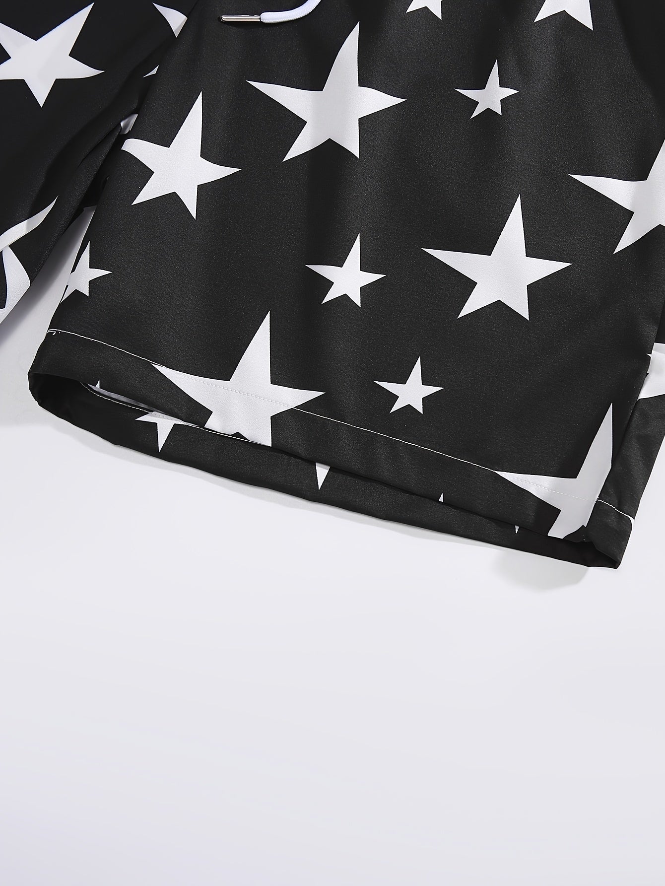 Men's Crew Neck Graphic T-shirt And Shorts Set With Stylish Star Print
