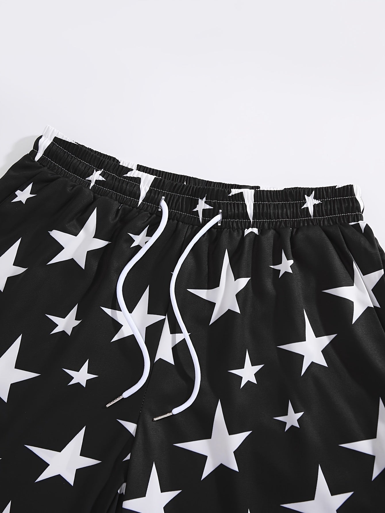 Men's Crew Neck Graphic T-shirt And Shorts Set With Stylish Star Print