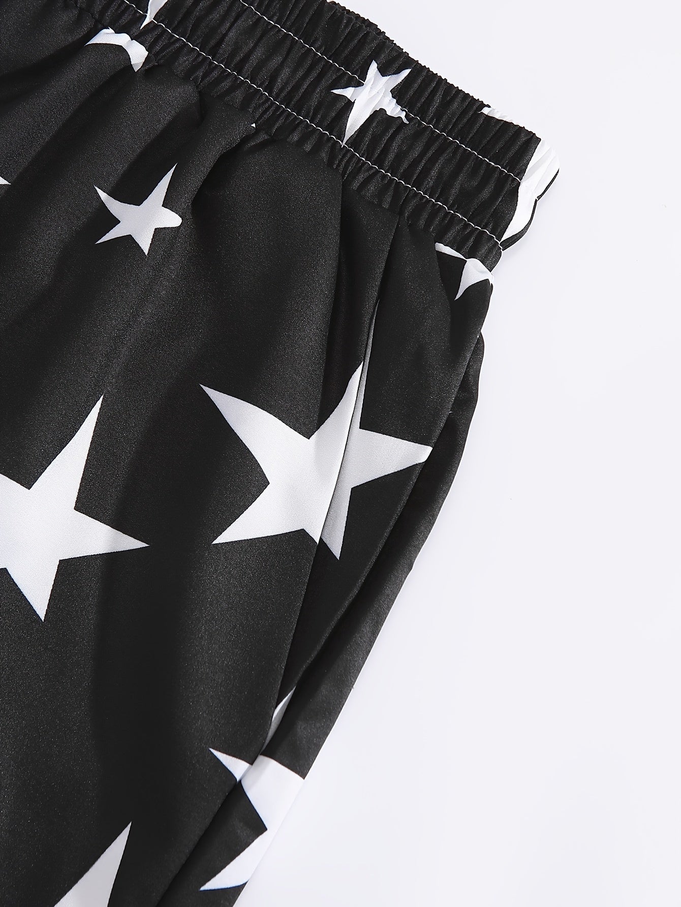 Men's Crew Neck Graphic T-shirt And Shorts Set With Stylish Star Print