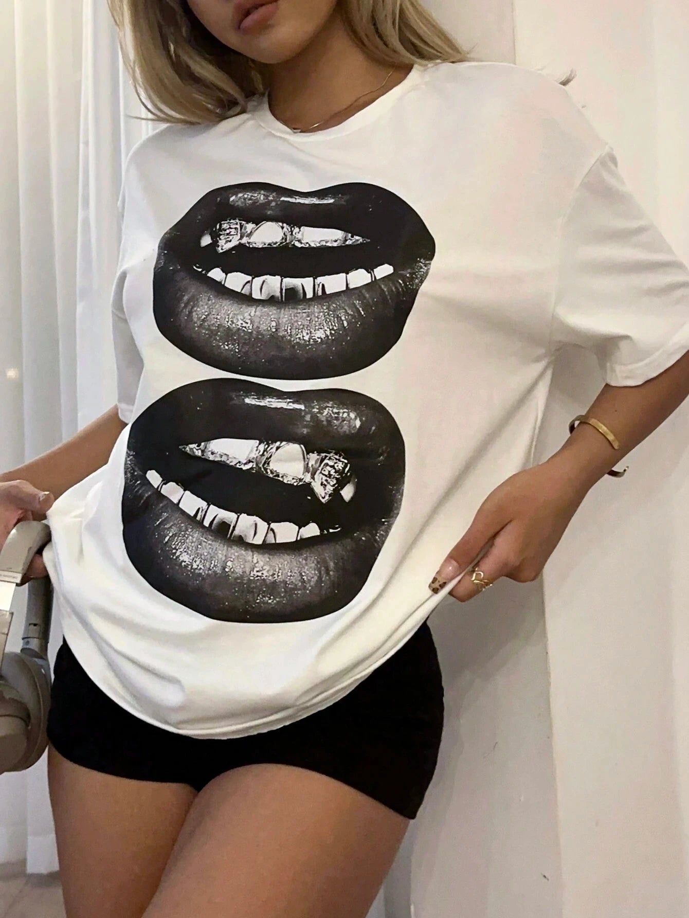 Oversized Butterfly Pattern T-shirt, Women's Black Round Neck Short Sleeve Casual Loose Comfort T-Shirt