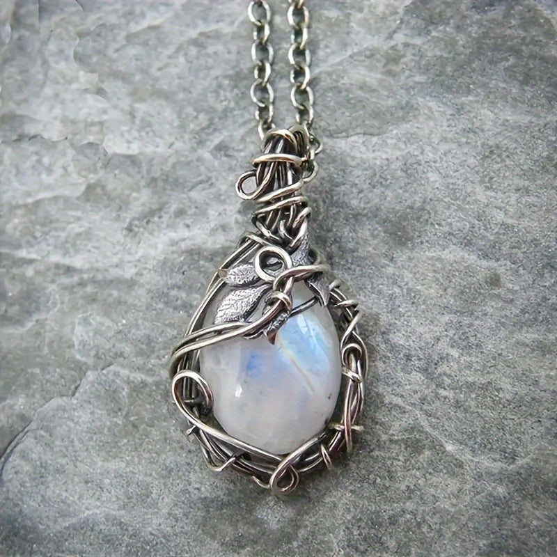 1pc Exquisite Moonstone Pendant Necklace - Bohemian Leaf Rattan Accessories for Women,